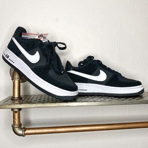 New Boys Nike Air Force 1 Size 4